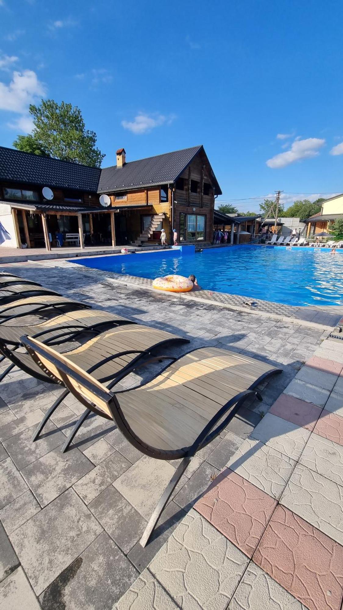 Hotel & Restaurant Complex Hap-Ok Brodki Esterno foto